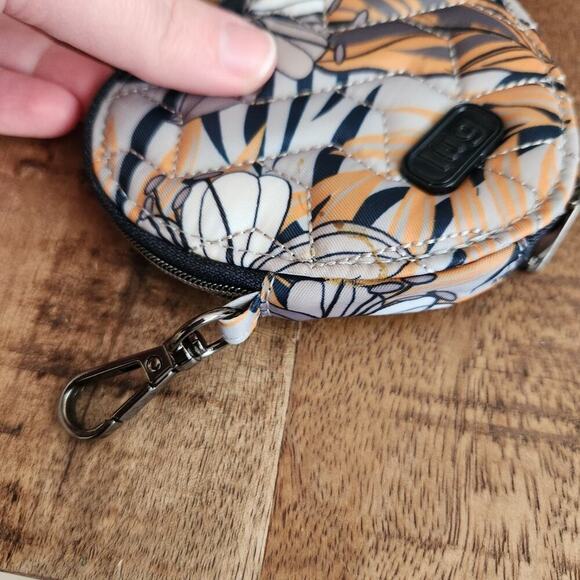 Lug Swivel Convertible Crossbody Bag Lily Grey Print - Picture 12 of 15